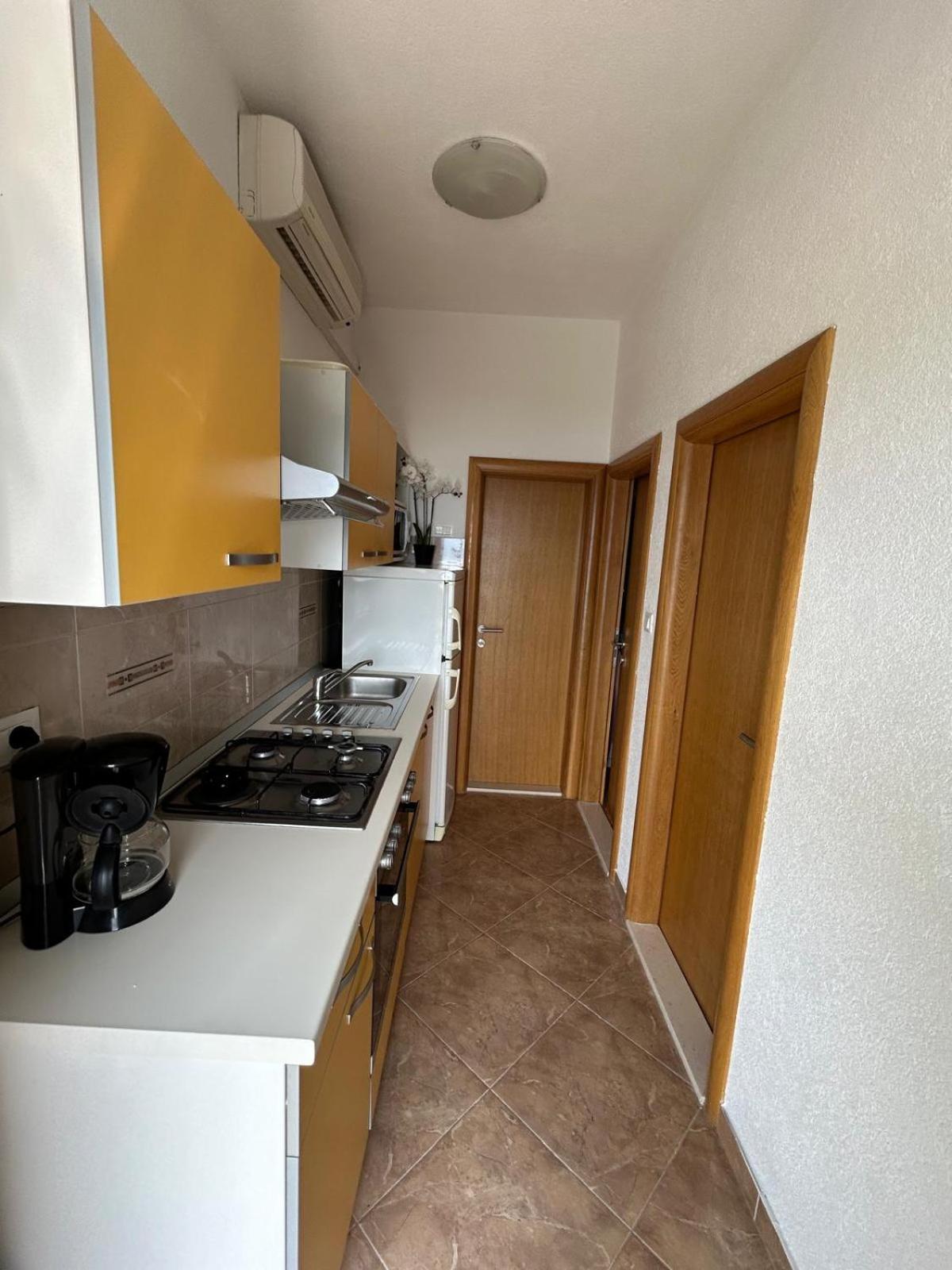 Apartment Lovre Topic Baška Voda Zewnętrze zdjęcie