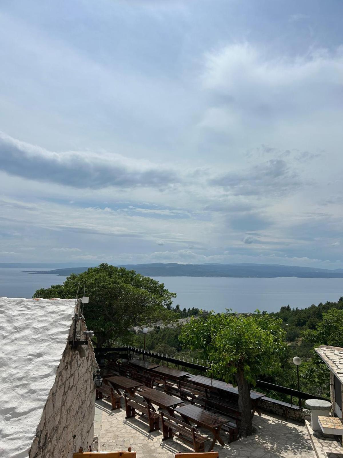 Apartment Lovre Topic Baška Voda Zewnętrze zdjęcie