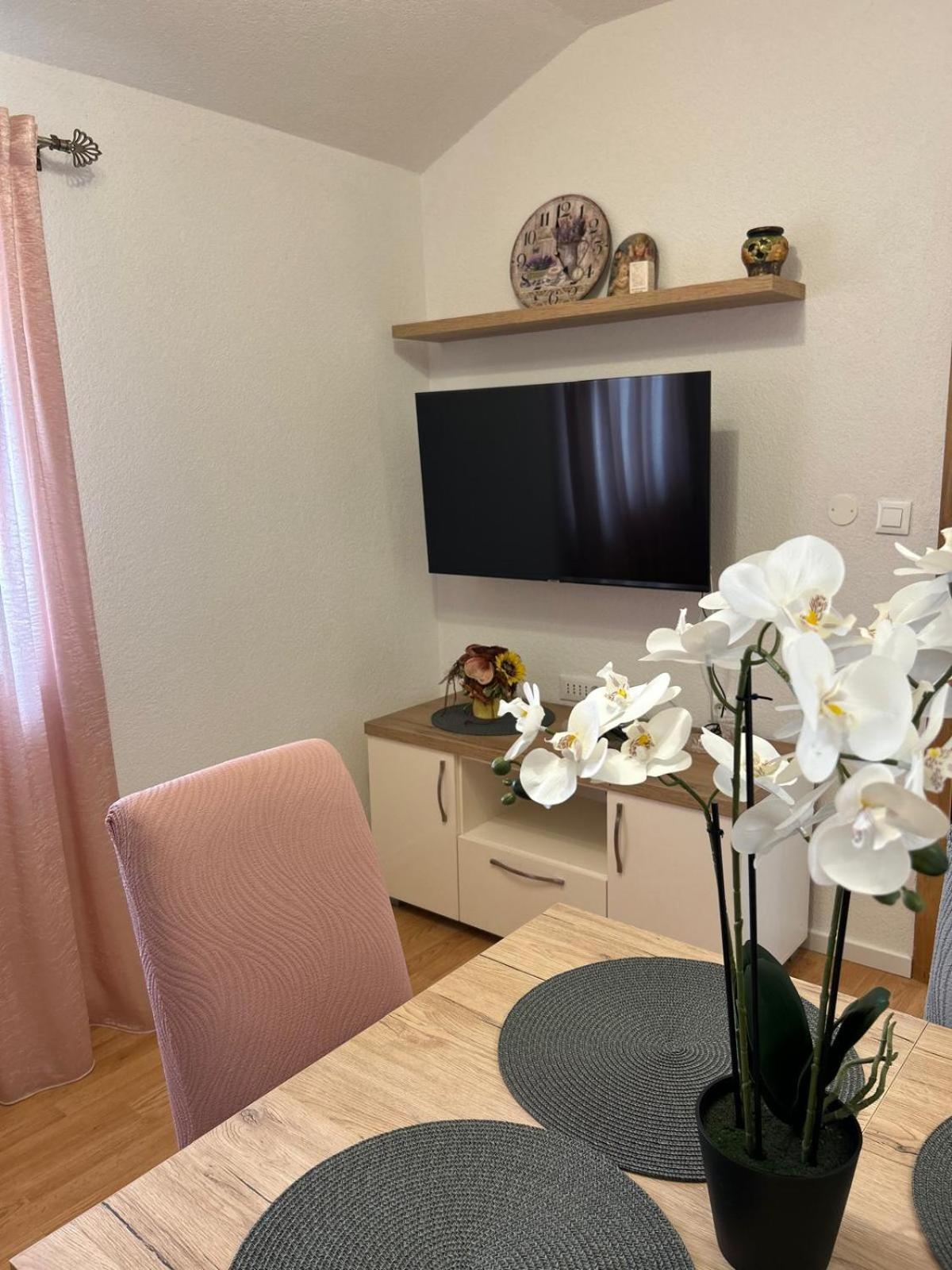 Apartment Lovre Topic Baška Voda Zewnętrze zdjęcie