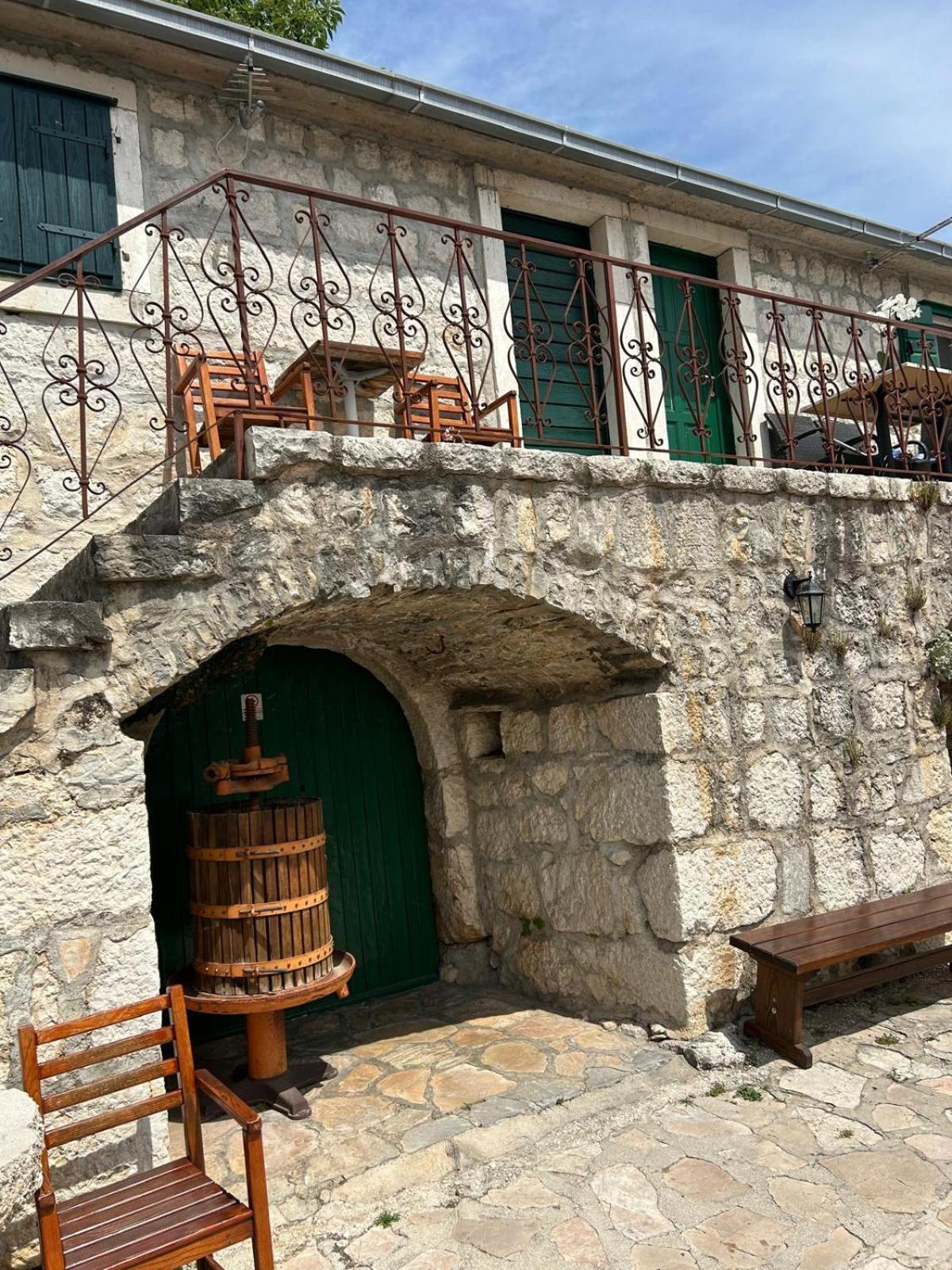 Apartment Lovre Topic Baška Voda Zewnętrze zdjęcie
